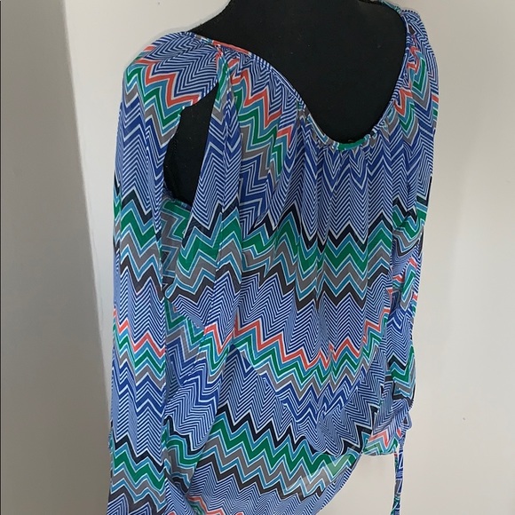 Soprano Zig Zag Print Blouse Size L - Picture 8 of 8